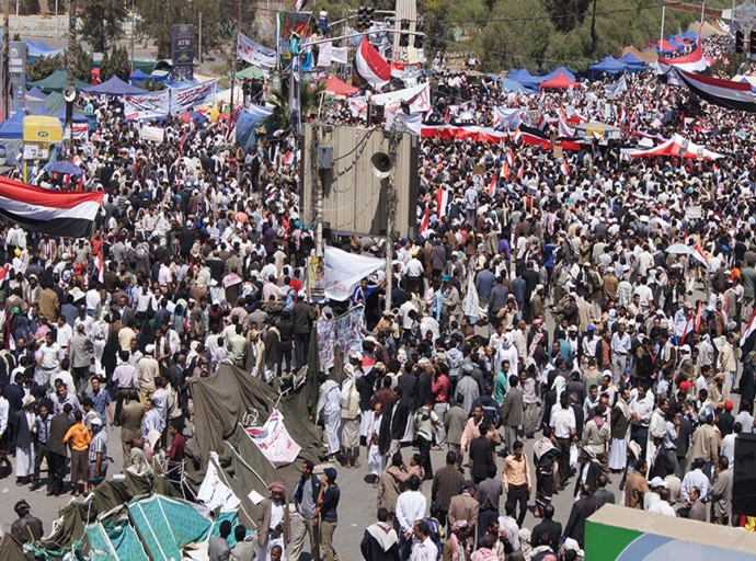 رئيس اللقاء المشترك الدكتور عبد الوهاب محمود في الاعتصام السادس والأربعون .. السامعي : التغيير قادم ومسافة